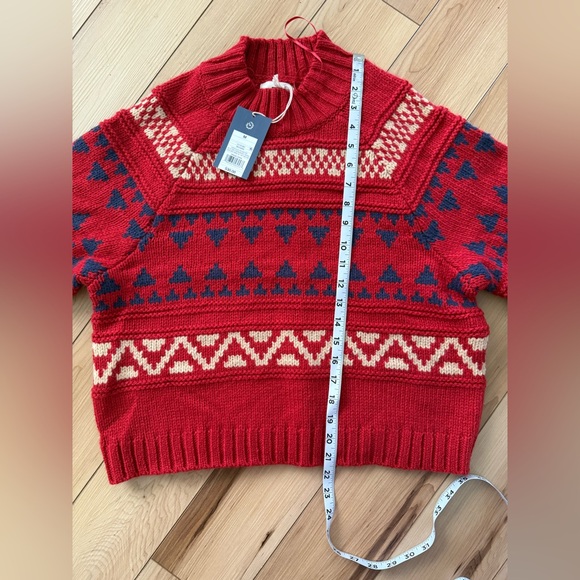 Universal Thread Sweater - Picture 5 of 6